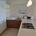 Seabreeze Waterfront Flat 아파트 *