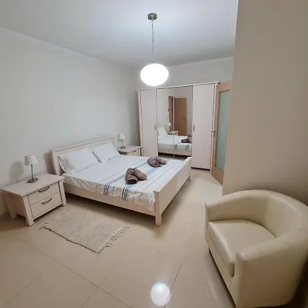 Seabreeze Waterfront Flat