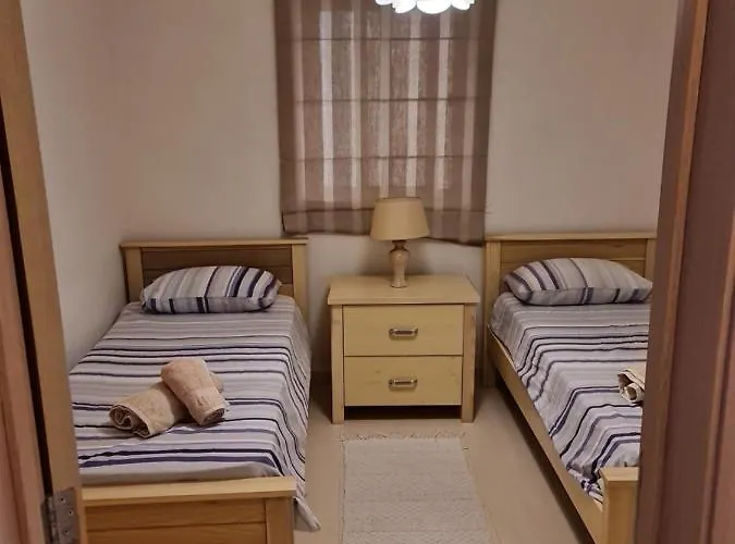 Seabreeze Waterfront Flat *