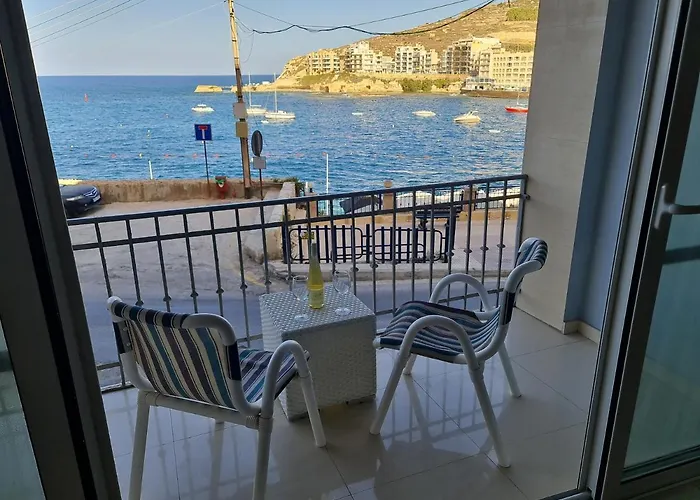 Апартаменты Seabreeze Waterfront Flat Zebbug (Gozo)